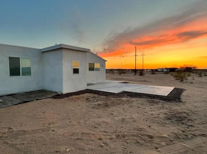 Serene Modern Home Backdoor With Great Wifi, Games, Movies, Patio Seating And Bbq Easy Access To North Joshua Tree National Park In 10 Minutes Twentynine Palms Exterior photo