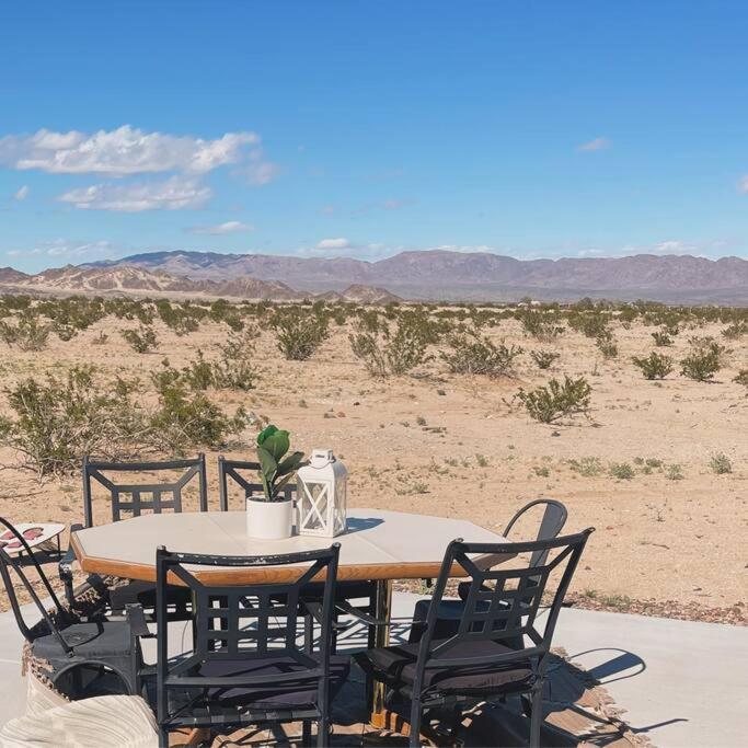 Serene Modern Home Backdoor With Great Wifi, Games, Movies, Patio Seating And Bbq Easy Access To North Joshua Tree National Park In 10 Minutes Twentynine Palms Exterior photo