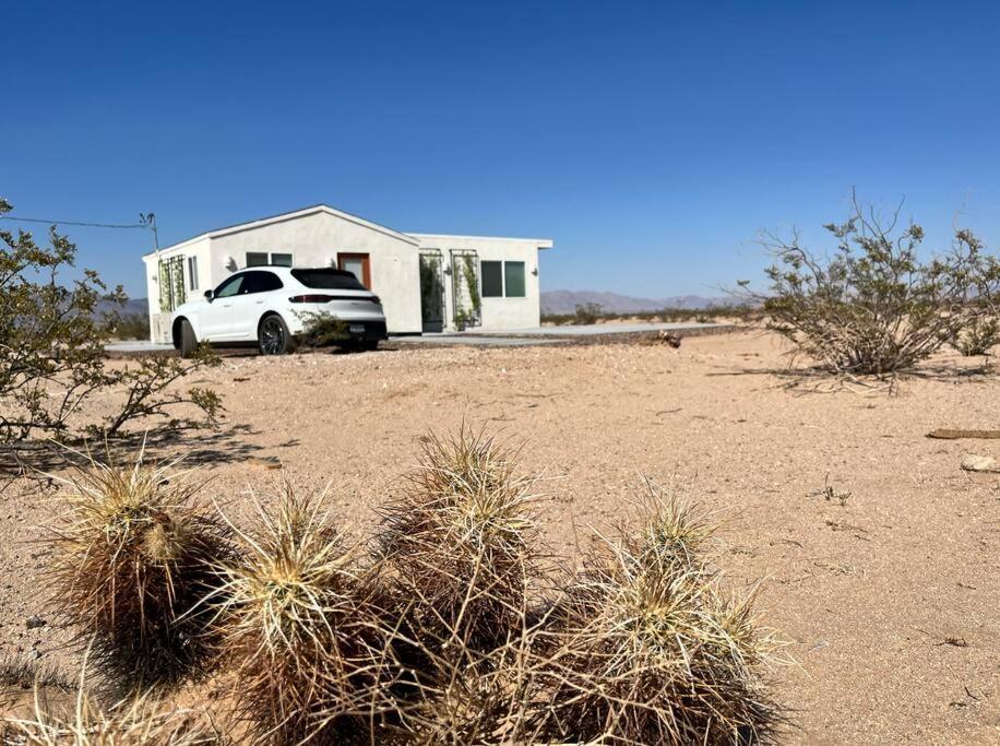 Serene Modern Home Backdoor With Great Wifi, Games, Movies, Patio Seating And Bbq Easy Access To North Joshua Tree National Park In 10 Minutes Twentynine Palms Exterior photo