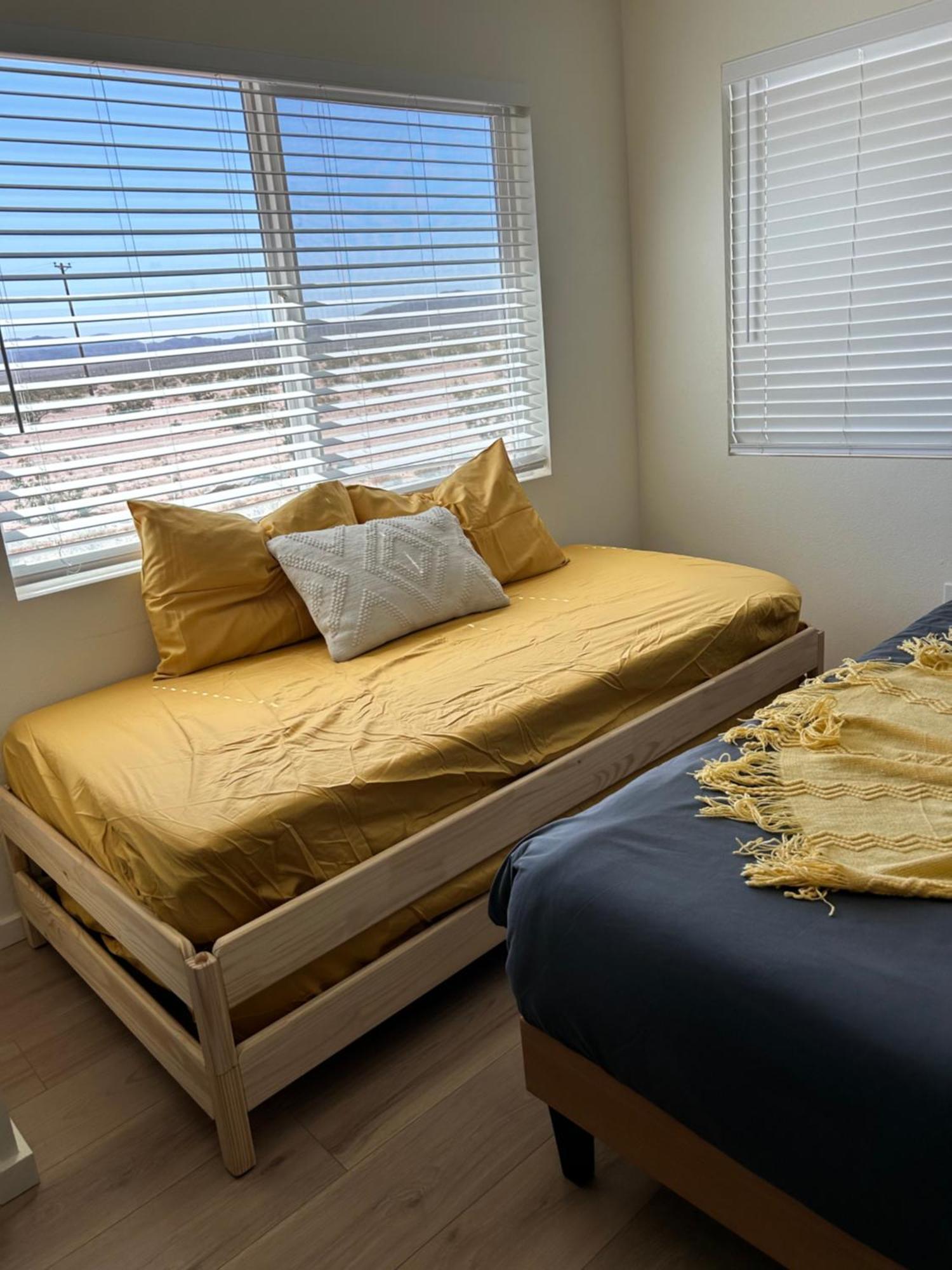 Serene Modern Home Backdoor With Great Wifi, Games, Movies, Patio Seating And Bbq Easy Access To North Joshua Tree National Park In 10 Minutes Twentynine Palms Exterior photo